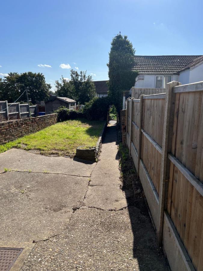 Crown Road Apartment Sittingbourne Exterior foto